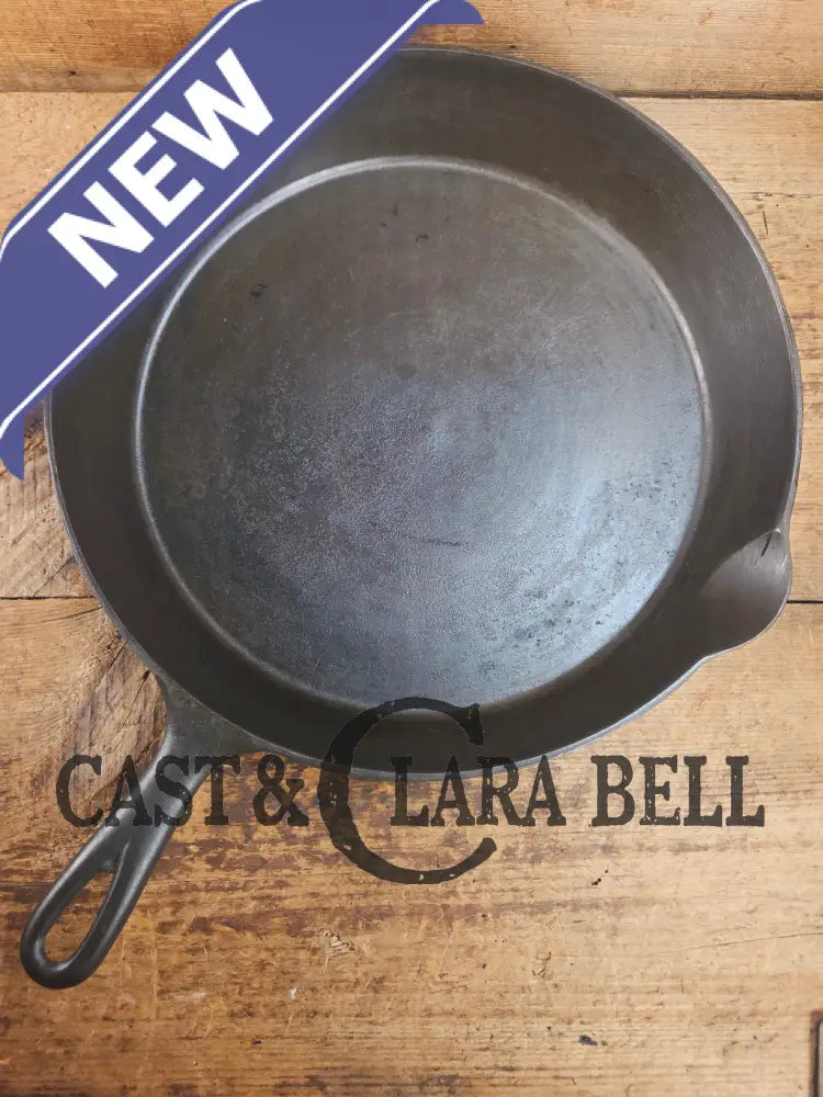 HUGE and hard to find 1910βs Early Favorite Piqua Ware #12 Cast Iron Skillet Smiley Logo great for gas or coil tops!