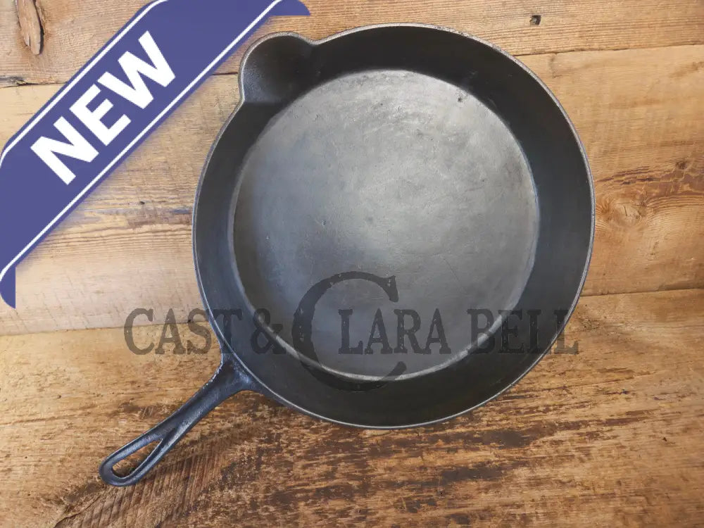 Huge Antique gate-marked unknown #12 skillet. Est 1880’s. Left single spout heat ring bottom w/ pointy handle - Skillet