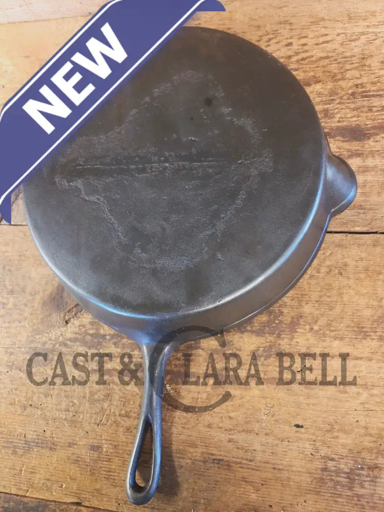 Huge Antique gate-marked unknown #12 skillet. Est 1880’s. Left single spout heat ring bottom w/ pointy handle - Skillet