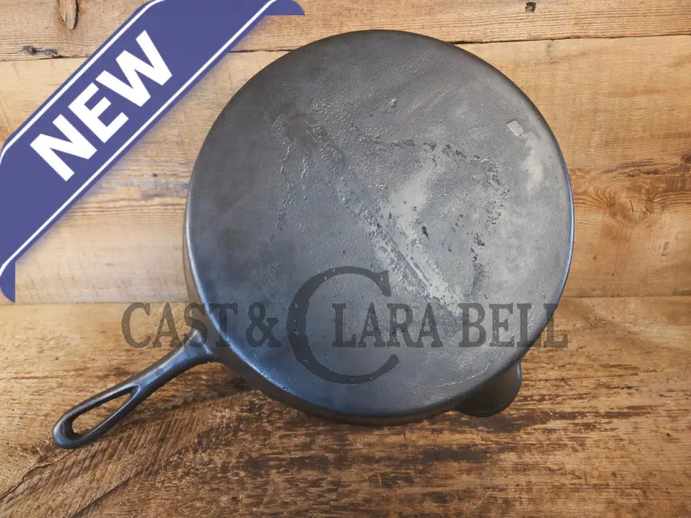Huge Antique gate-marked unknown #12 skillet. Est 1880’s. Left single spout heat ring bottom w/ pointy handle - Skillet