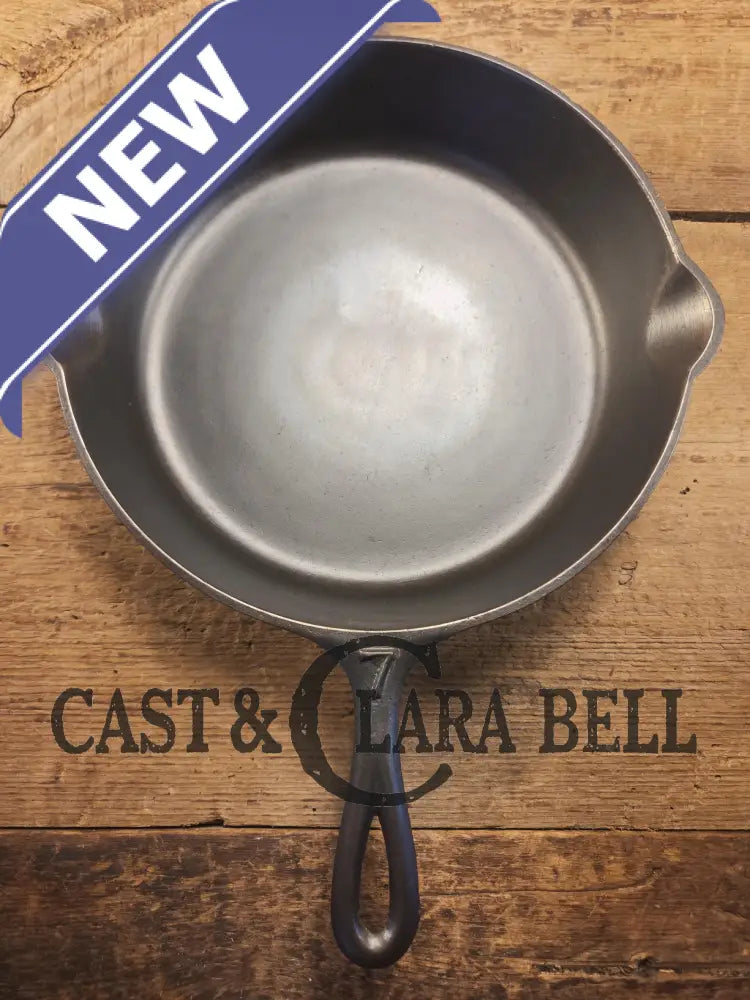I love this skillet! Classic 1910’s Lodge Raised #7 Heat Ring Single Notch. Light sleek and ready to cook with! Skillet