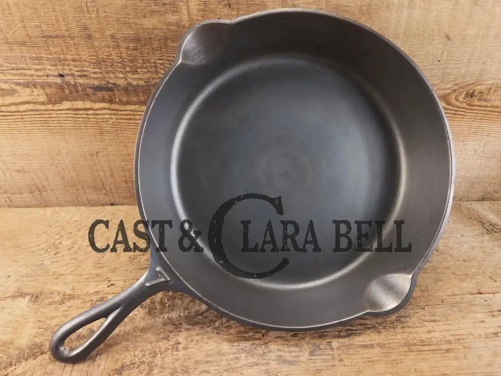 I love this skillet! Classic 1910’s Lodge Raised #7 Heat Ring Single Notch. Light sleek and ready to cook with! Skillet