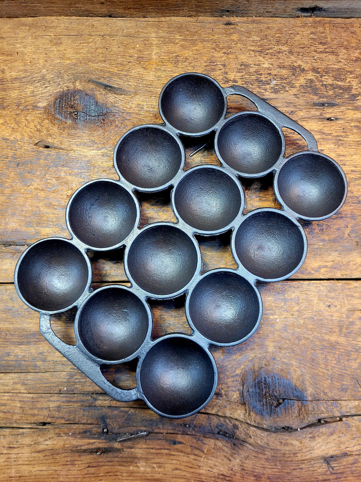 Wonderful Gift Idea Or Treat For Yourself! 1920’S Unmarked Griswold 12 Cup Brownie Pan P/N 947.