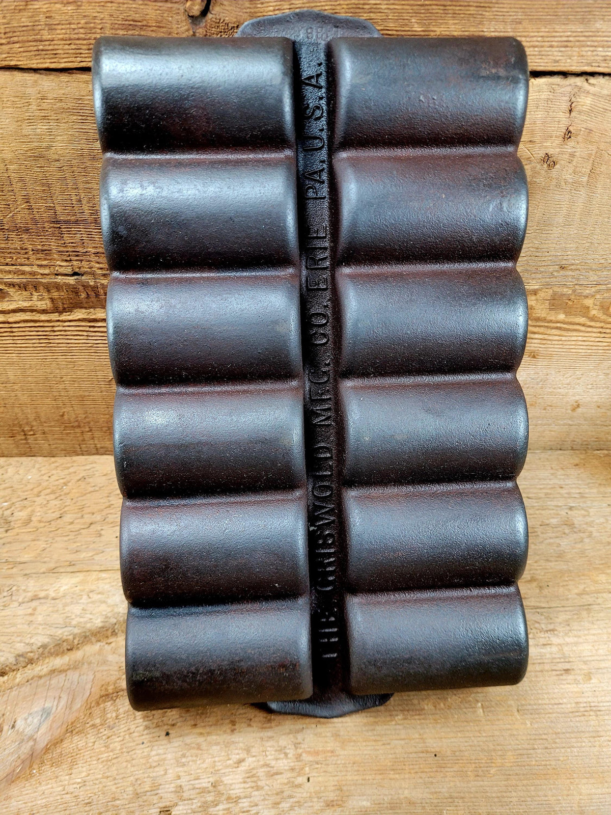 Wow. Rare Variation 1 (Rarity 8 Of 10) 1920’S Large Griswold No. 15 French Roll Bread 12 Cup