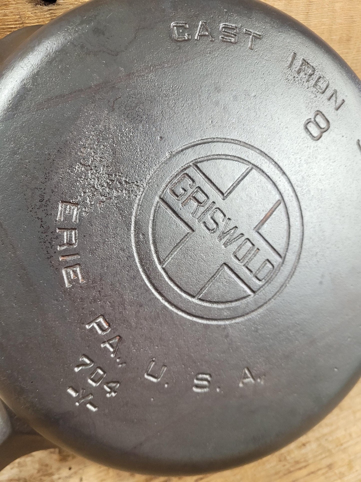 The Best Seller Classic! Griswold #8 Cast Iron Skillet with Large Block Logo and Smooth Bottom, 704 Y