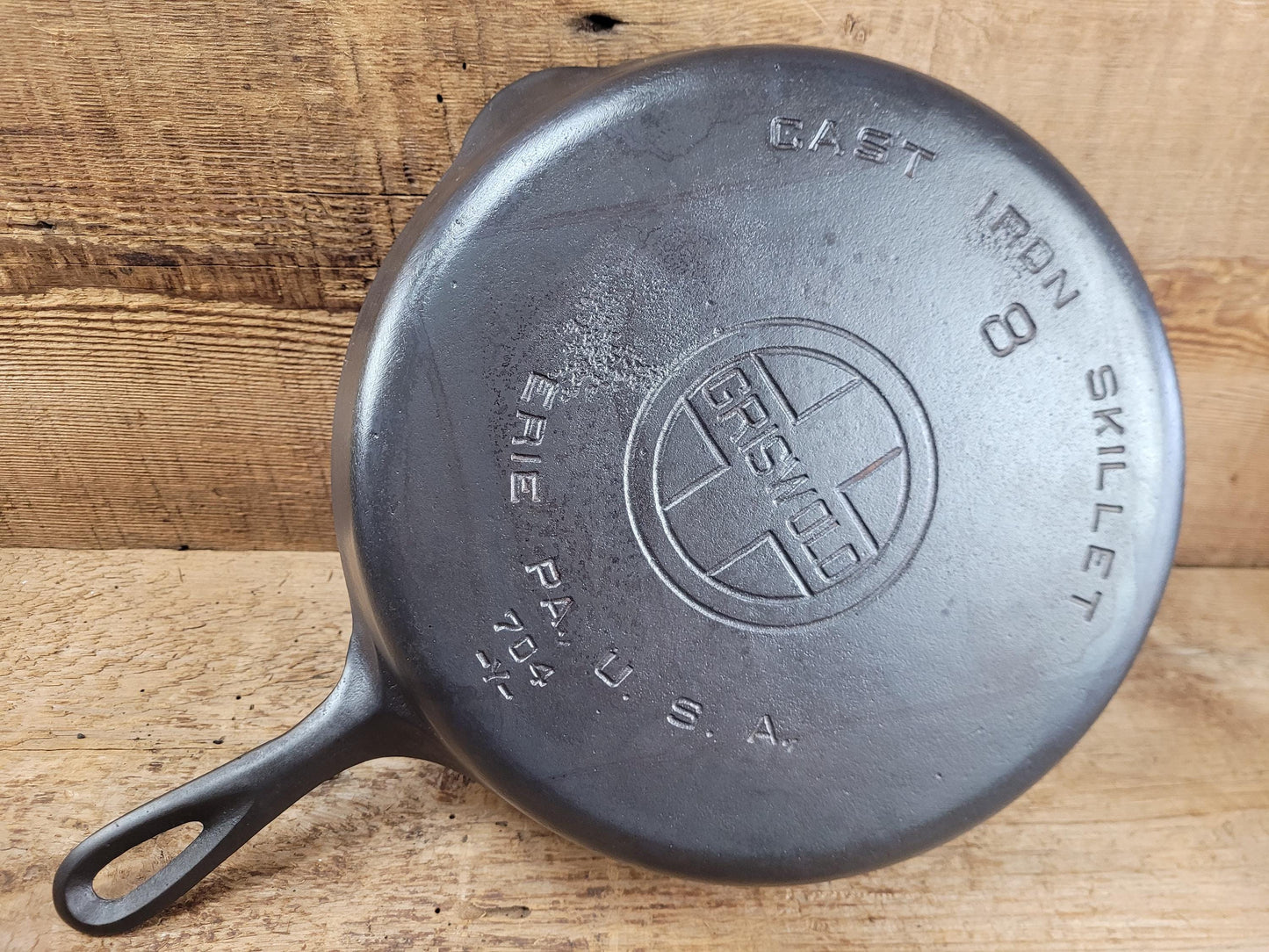 The Best Seller Classic! Griswold #8 Cast Iron Skillet with Large Block Logo and Smooth Bottom, 704 Y