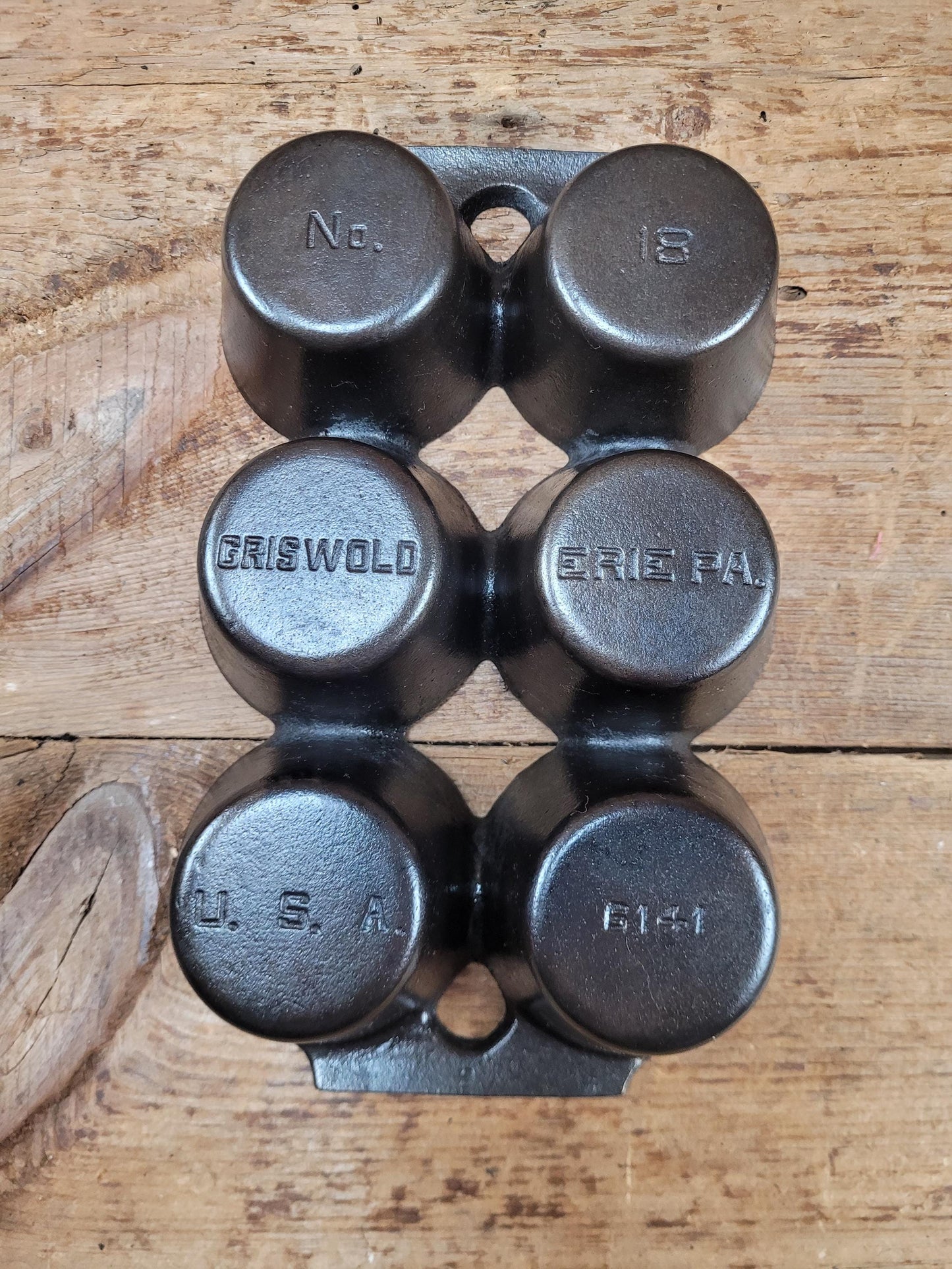 Beautiful 1920's Griswold 6 Cup Muffin/Popover Pan, 6141, Variation 5, Rarity 3. Amazing gift