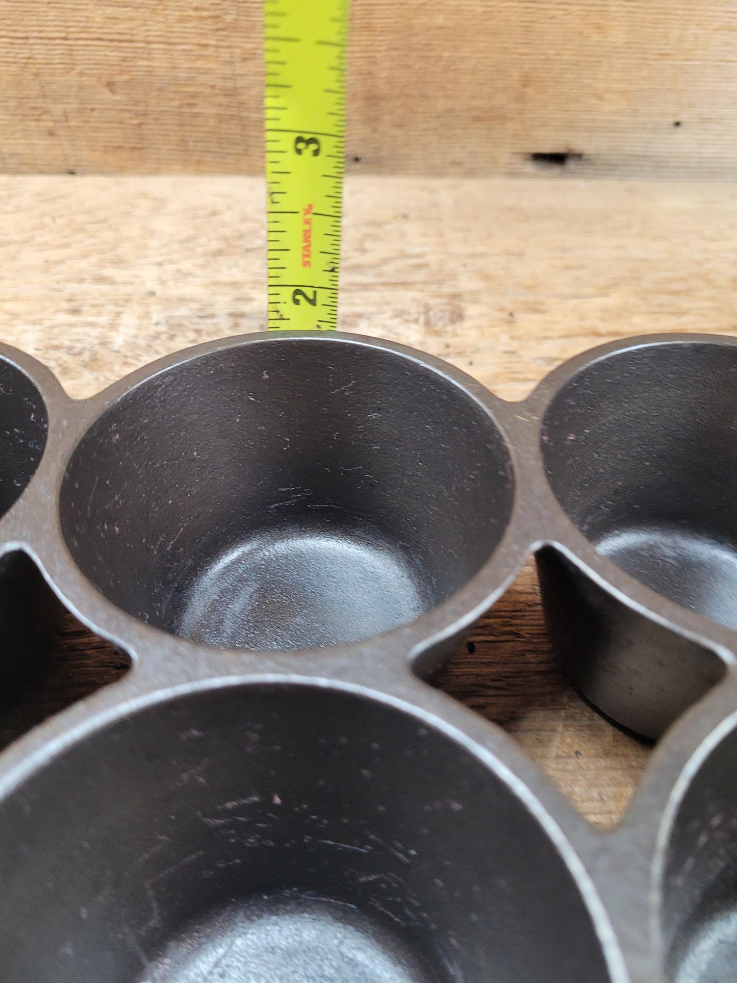 Beautiful 1920's Griswold 6 Cup Muffin/Popover Pan, 6141, Variation 5, Rarity 3. Amazing gift