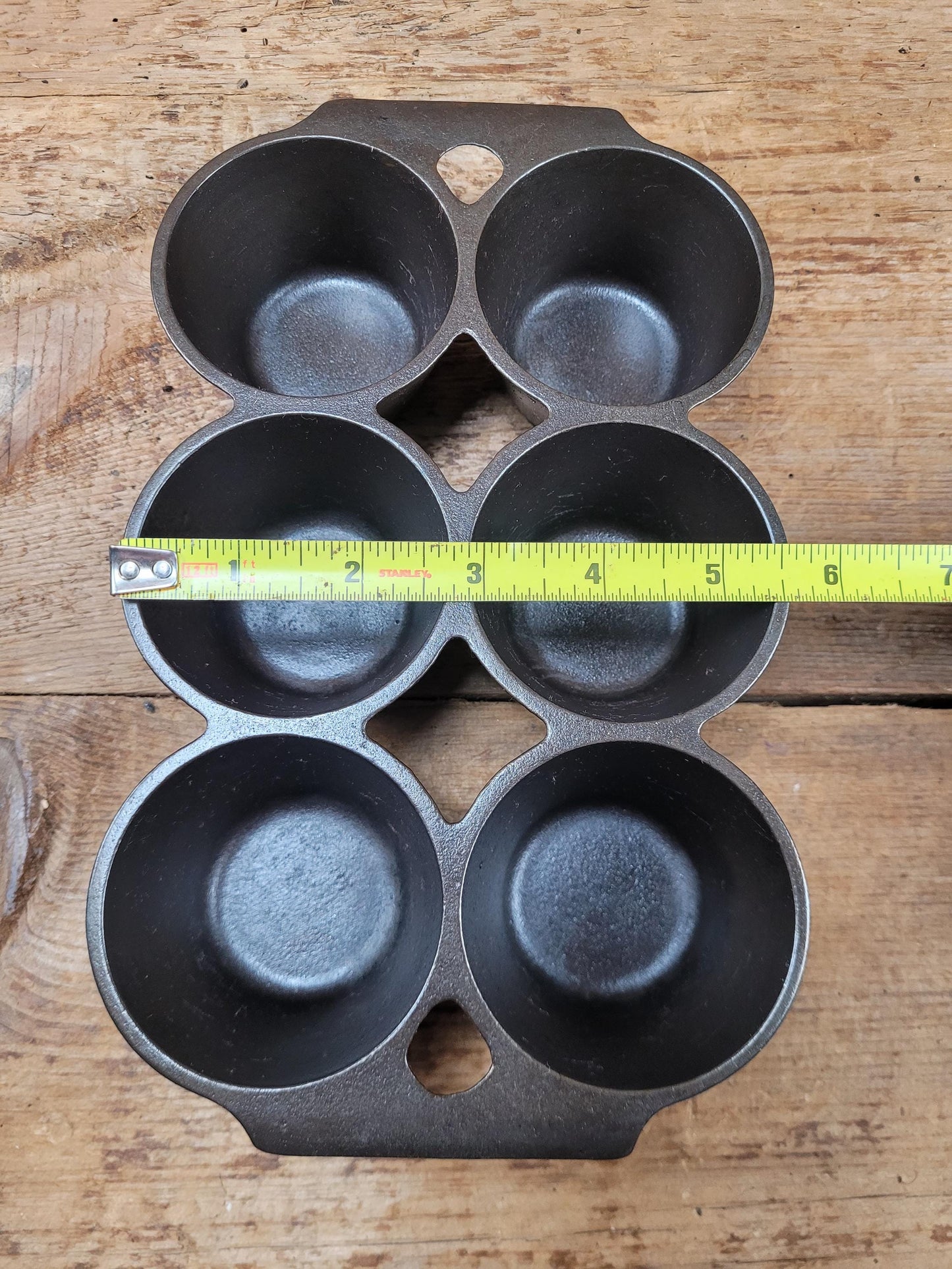Beautiful 1920's Griswold 6 Cup Muffin/Popover Pan, 6141, Variation 5, Rarity 3. Amazing gift