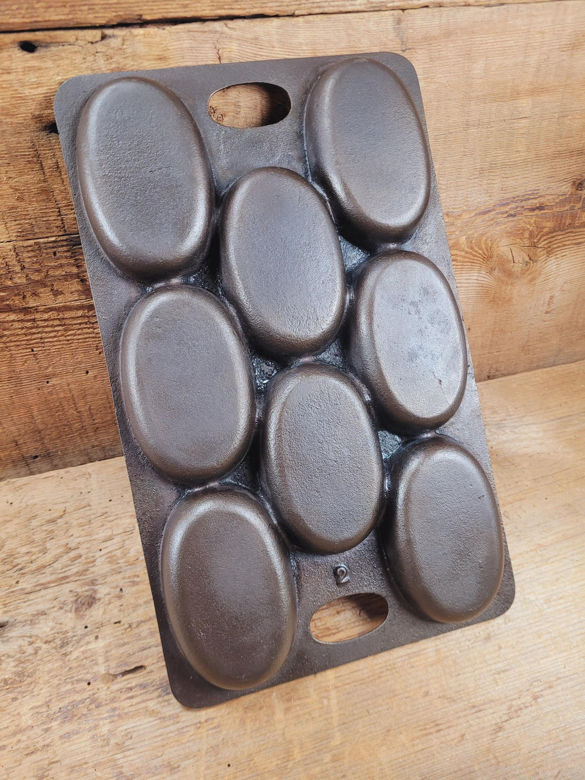 Wow! 1900’s Bridge Beach & Company #2 oval style gem pan. Priced to sell for small crack perfect for baking still after