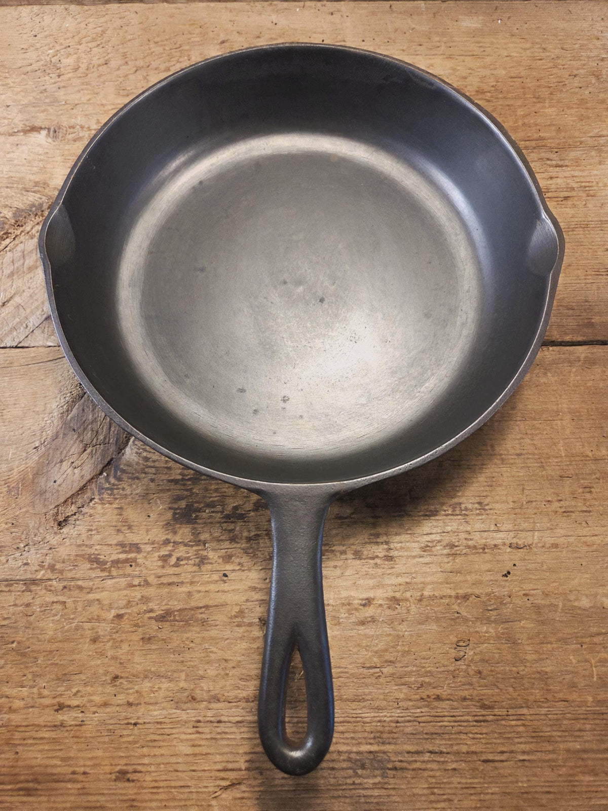 The Classic 8! 1940’s early Birmingham Stove & Range Red Mountain Series #8 Skillet 8Y Skillet