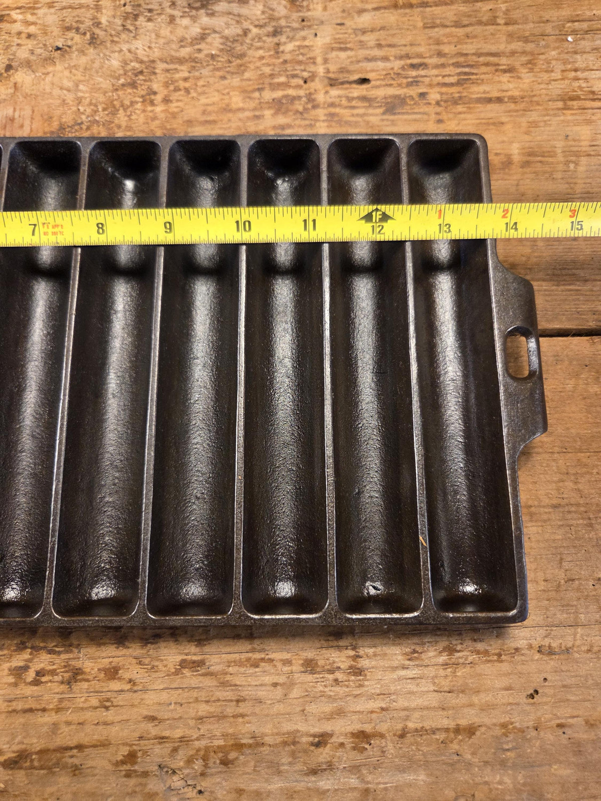 Very unique! Wagner #22 Bread Stick Gem Pan. ’A’ makers mark ’E’ Gem Pan fully restored Bakeware