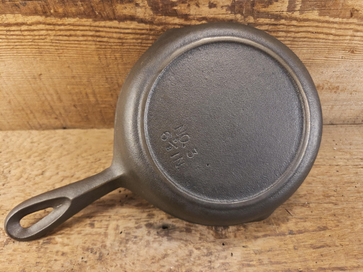 Classic southern skillet! Birmingham Stove & Range Century Series No. 3 Egg Skillet 6 5/8 inch SC24