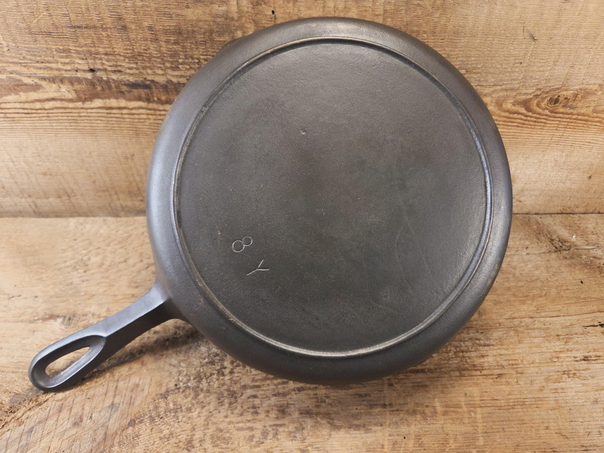 The Classic 8! 1940’s early Birmingham Stove & Range Red Mountain Series #8 Skillet 8Y Skillet