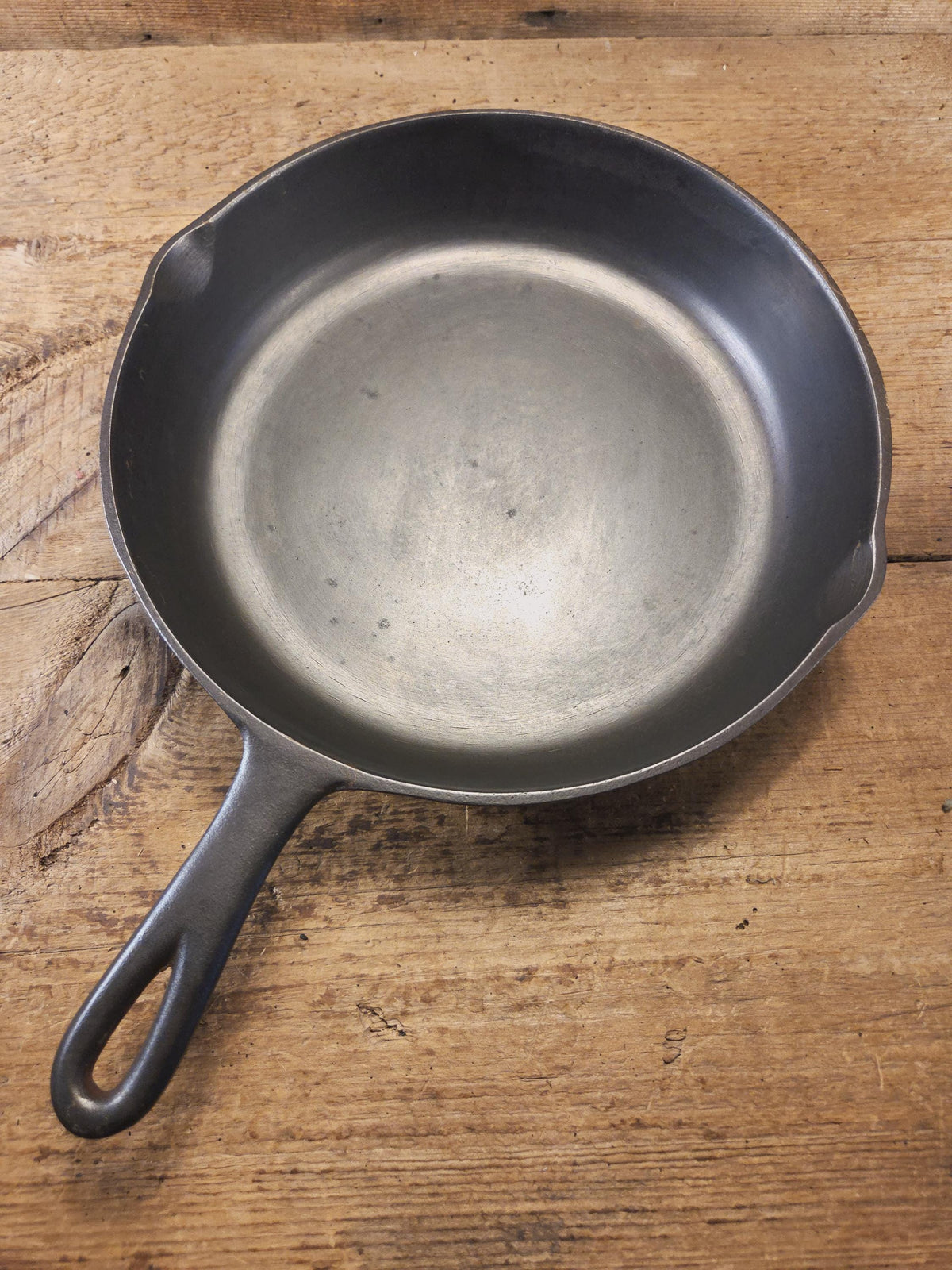 The Classic 8! 1940’s early Birmingham Stove & Range Red Mountain Series #8 Skillet 8Y Skillet
