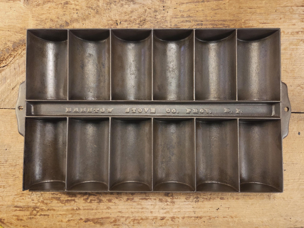WOW. Late 1800’s Barstow LARGE No. 15 French Roll Bread 12 cup. Providence R.I. made. Makes amazing muffins and small