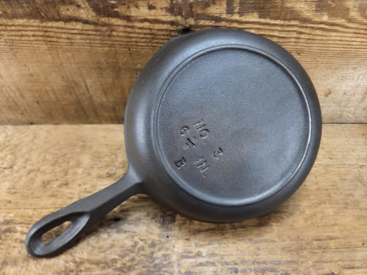 Wow unique Birmingham Stove & Range #3 Egg Skillet Century Series. Almost looks like a Red Mountain. Restored and Ready