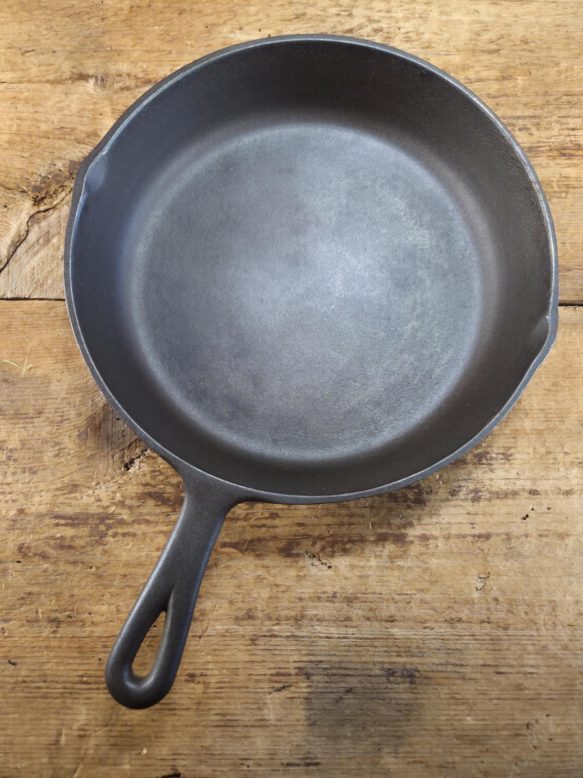 The Classic 8! 1940’s early Birmingham Stove & Range Red Mountain Series #8 Skillet 8Z Skillet