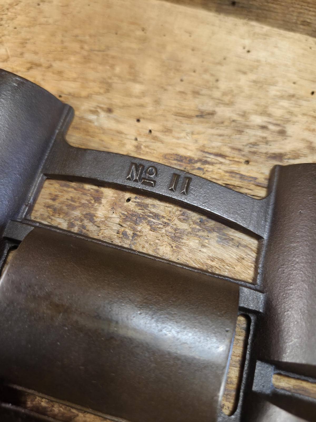 Unknown French Roll No. 11 Pan raised No. 11 & French Roll markings. Rumored Griswold but likely Unknown Beautiful