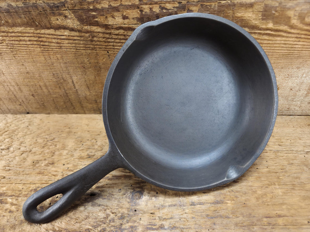 Wow unique Birmingham Stove & Range #3 Egg Skillet Century Series. Almost looks like a Red Mountain. Restored and Ready