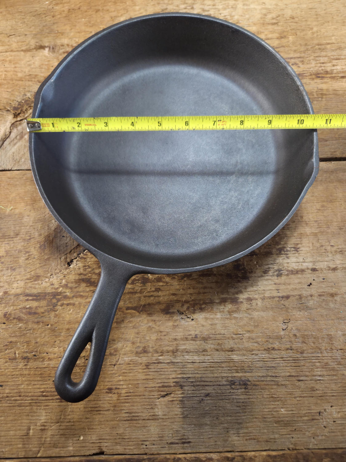 The Classic 8! 1940’s early Birmingham Stove & Range Red Mountain Series #8 Skillet 8Z Skillet