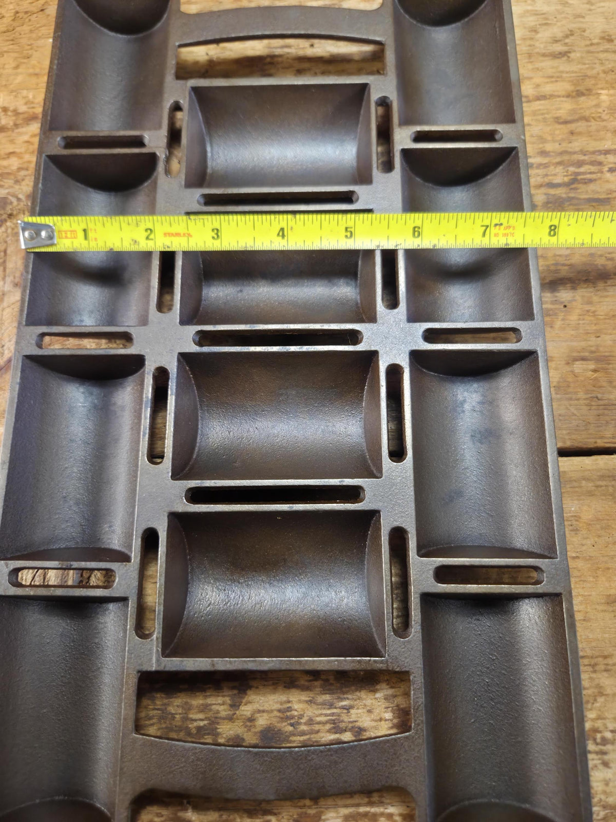 Unknown French Roll No. 11 Pan raised No. 11 & French Roll markings. Rumored Griswold but likely Unknown Beautiful