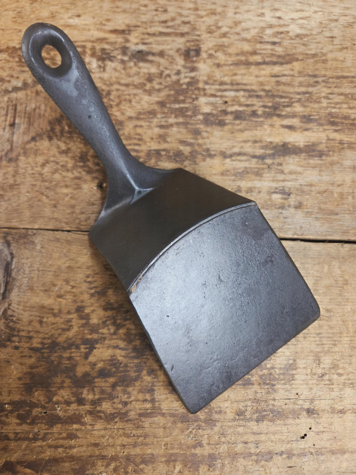 Custom Repurposed Burger Spatula. Made from an early Era Wagner Ware Sidney #8 DEEP Chicken Fryer. Awesome for the home