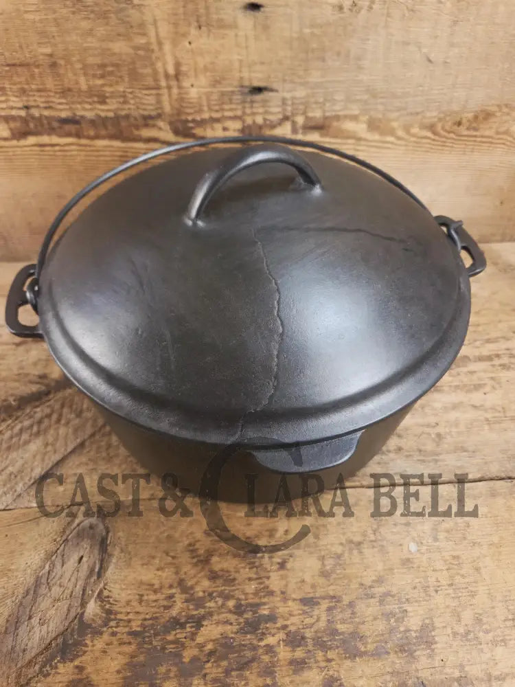 Large 1930βs Wagner Ware #9 Cast Iron Dutch Oven 1259 with Sawtooth lid! Unique pattern shift on lid Dutch Ovens