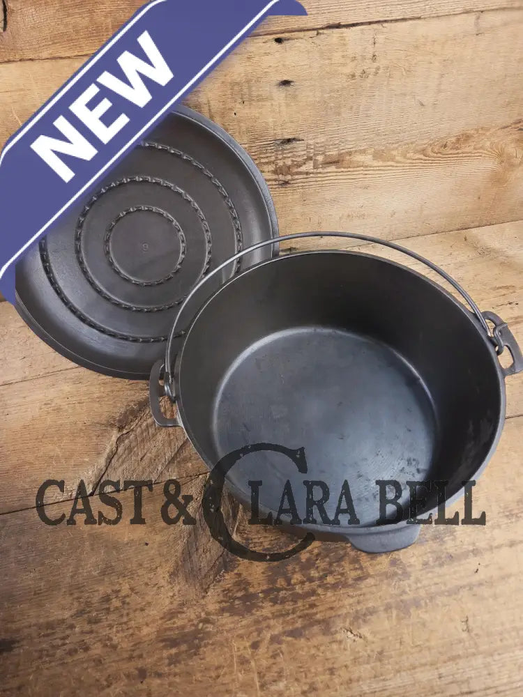 Large 1930’s Wagner Ware #9 Cast Iron Dutch Oven 1259 with Sawtooth lid! Unique pattern shift on lid Dutch Ovens