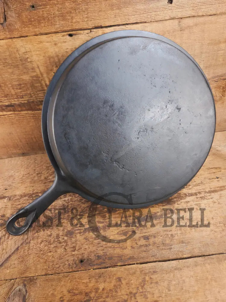 Large and gorgeous 1800βs (Philo Penfield Steward pattern) antique #10 Skillet. Very cool Skillet