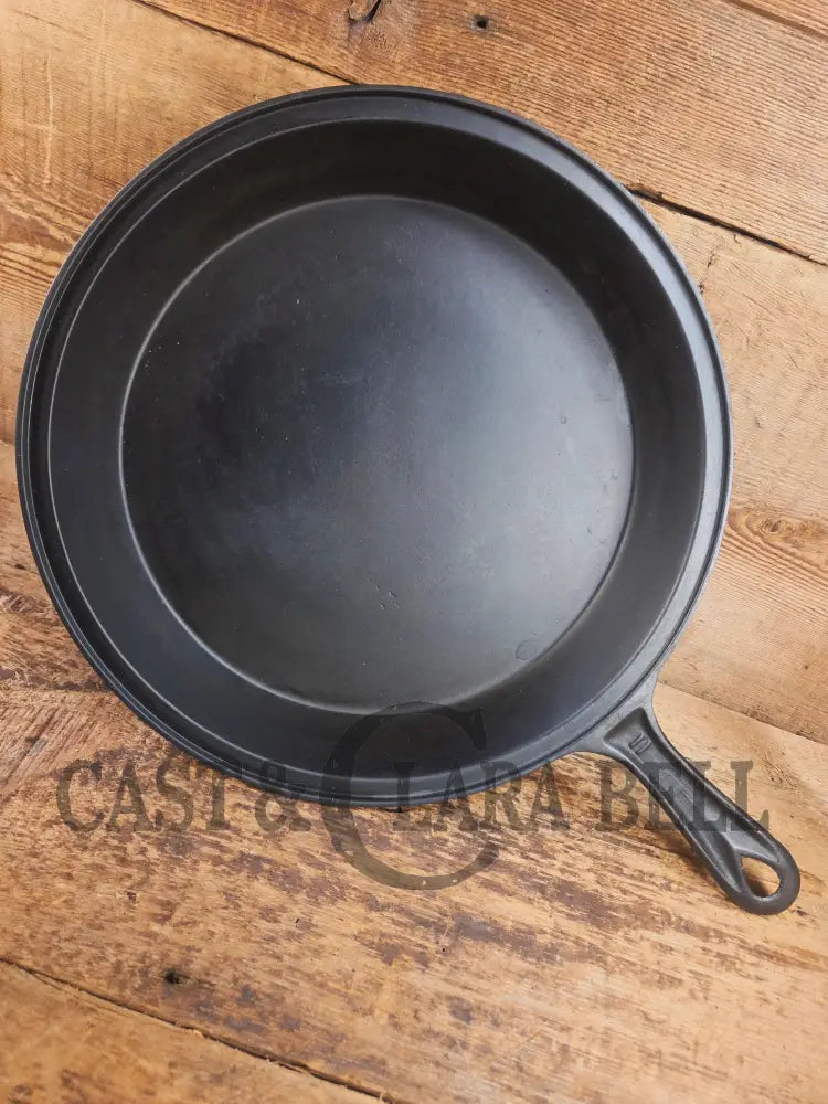 Large and gorgeous 1800βs (Philo Penfield Steward pattern) antique #10 Skillet. Very cool Skillet