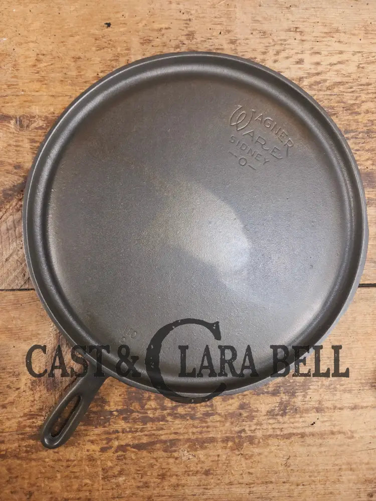 Largest of the handled griddles. 1930’s Era Wagner Ware #10 Cast Iron Round Griddle 1110 Makes great Grilled Cheese!