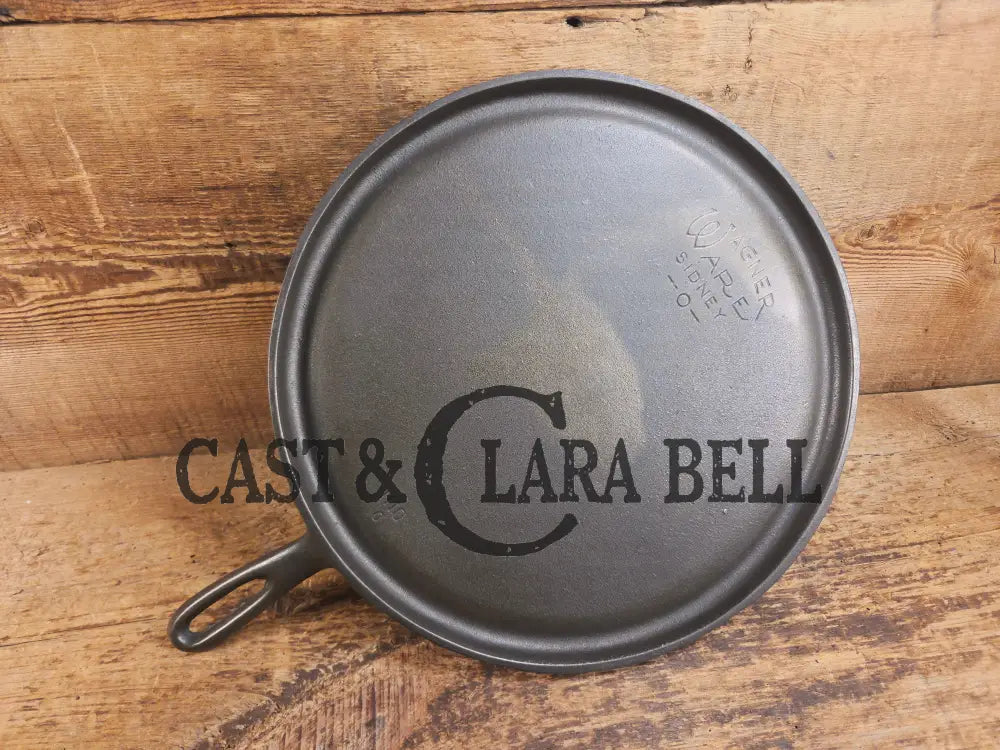 Largest of the handled griddles. 1930’s Era Wagner Ware #10 Cast Iron Round Griddle 1110 Makes great Grilled Cheese!