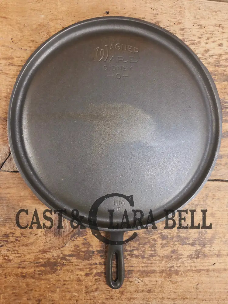 Largest of the handled griddles. 1930’s Era Wagner Ware #10 Cast Iron Round Griddle 1110 Makes great Grilled Cheese!