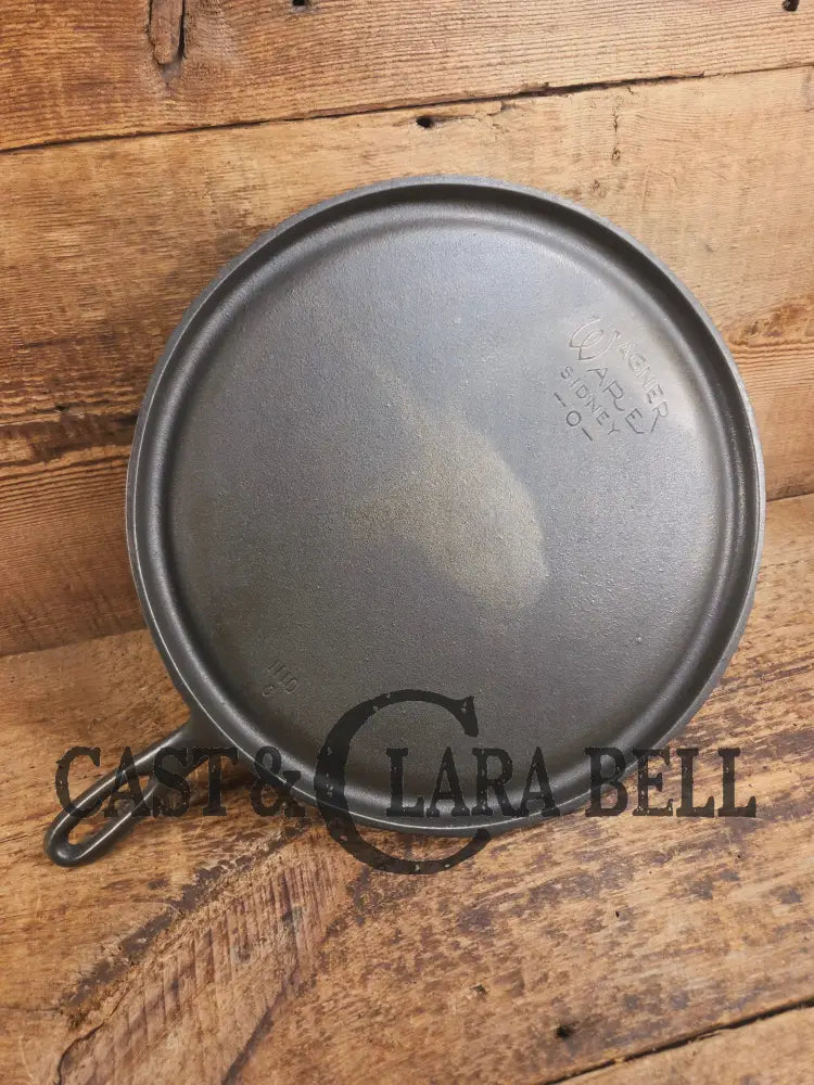 Largest of the handled griddles. 1930’s Era Wagner Ware #10 Cast Iron Round Griddle 1110 Makes great Grilled Cheese!