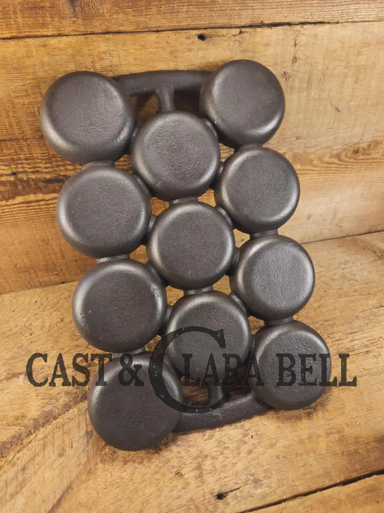 Late 1800’s #2 Gem Pan by Russell and Erwin Connecticut. Perfect for biscuits or english muffins! Restored and Ready to