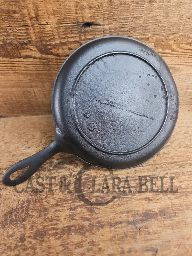 Late 1800’s Antique #6 Round ’Snack’ Griddle with Gate mark and Raised 6 P. Perfect size for one! Griddle