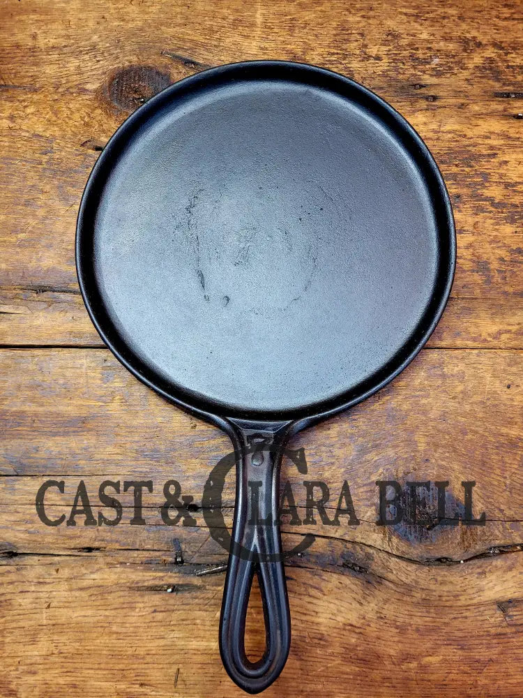 Late 1800βS Antique #7 Round βSnackβ Griddle With Gate Mark And Raised 7. Perfect Size For One!