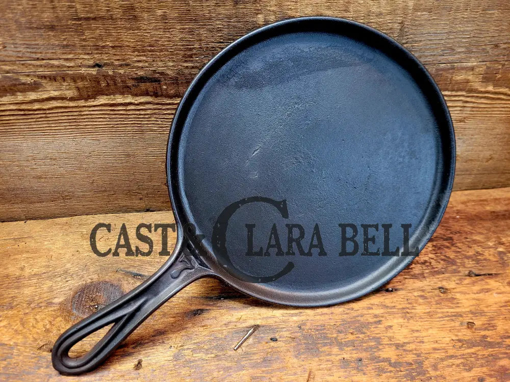 Late 1800βS Antique #7 Round βSnackβ Griddle With Gate Mark And Raised 7. Perfect Size For One!