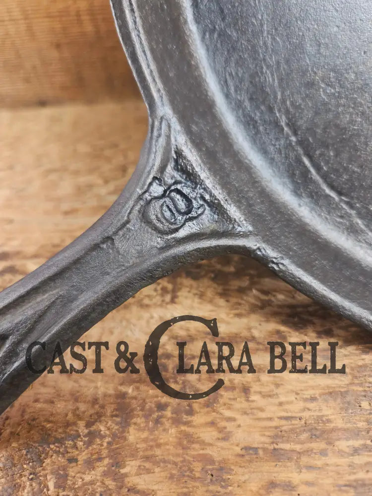 Late 1800βs Antique #8 Round Stove Eye Griddle with Gate mark and Raised 8 semi-fancy handle Griddle