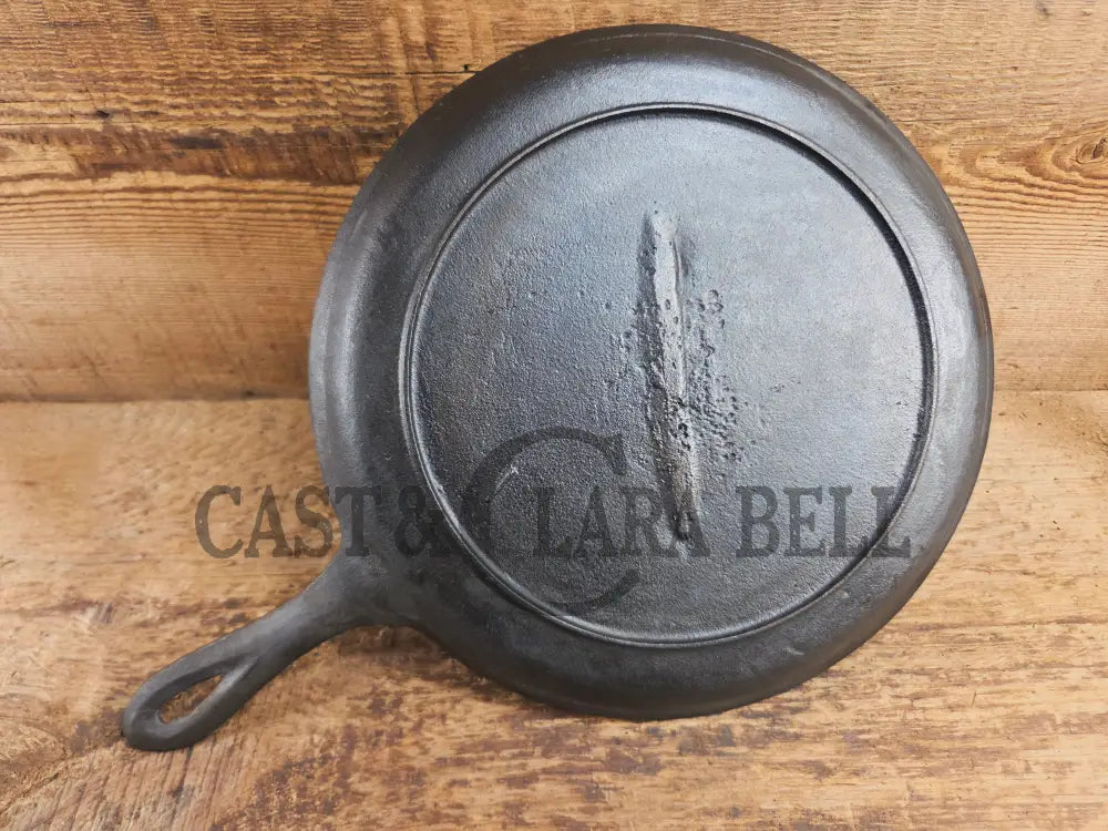 Late 1800βs Antique #8 Round Stove Eye Griddle with Gate mark and Raised 8 semi-fancy handle Griddle