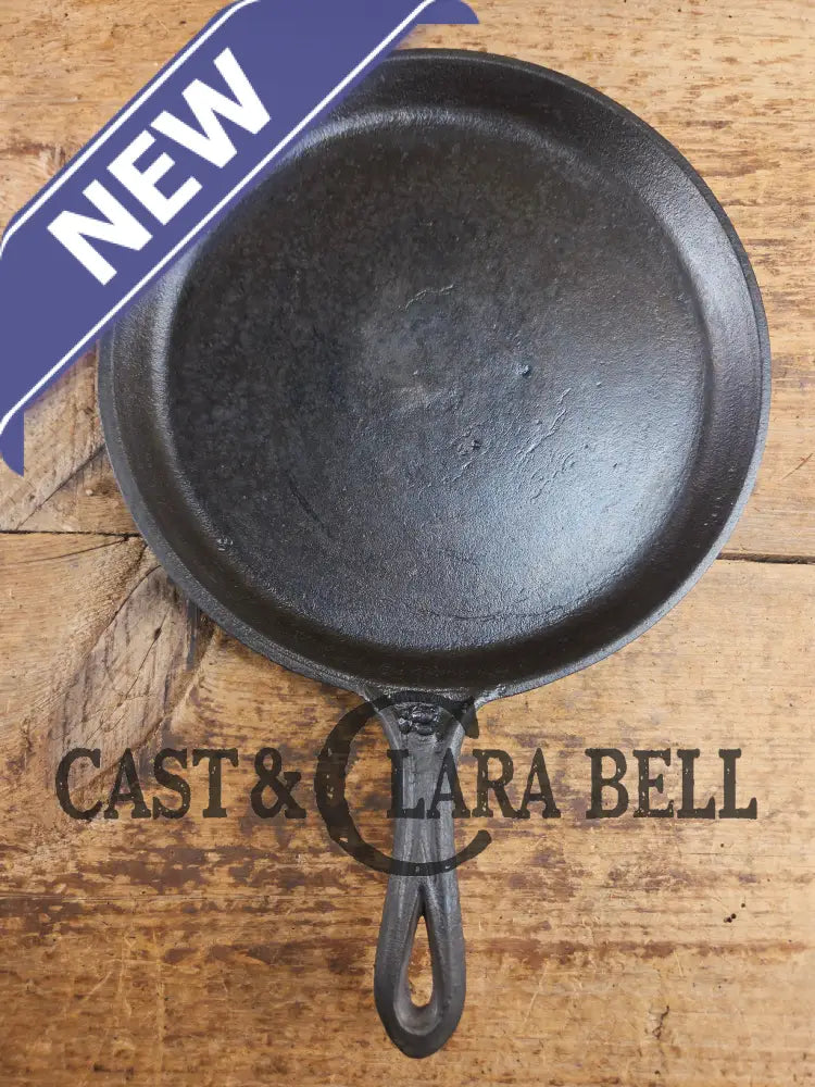 Late 1800’s Antique #8 Round Stove Eye Griddle with Gate mark and Raised 8 semi-fancy handle Griddle