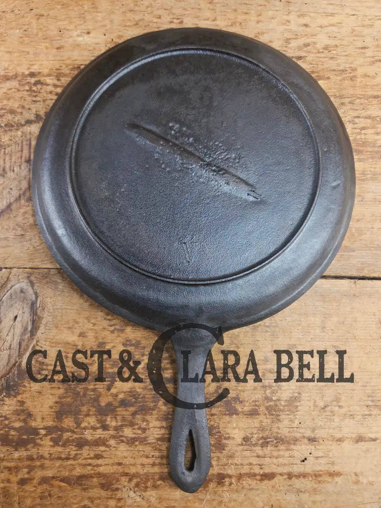Late 1800βs Antique #8 Round Stove Eye Griddle with Gate mark and Raised 8 semi-fancy handle Griddle