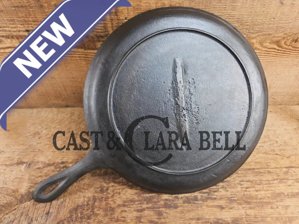 Late 1800’s Antique #8 Round Stove Eye Griddle with Gate mark and Raised 8 semi-fancy handle Griddle