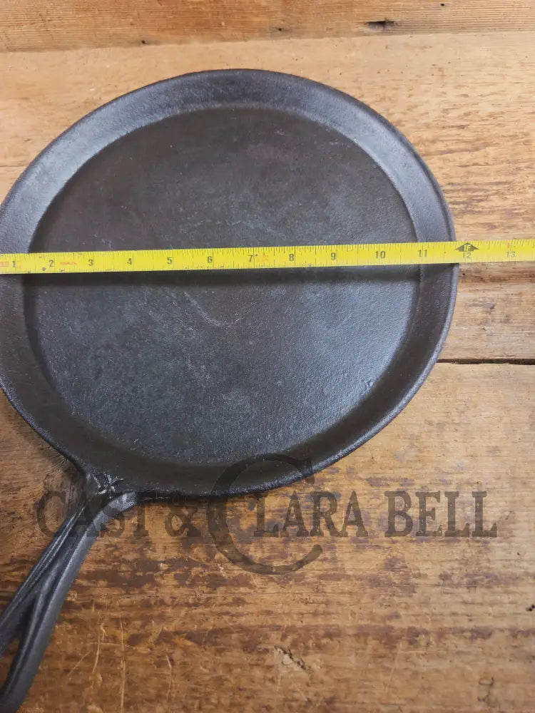 Late 1800’s Antique #9 Round Stove Eye Griddle with Gate mark and Raised 9 semi-fancy handle Griddle