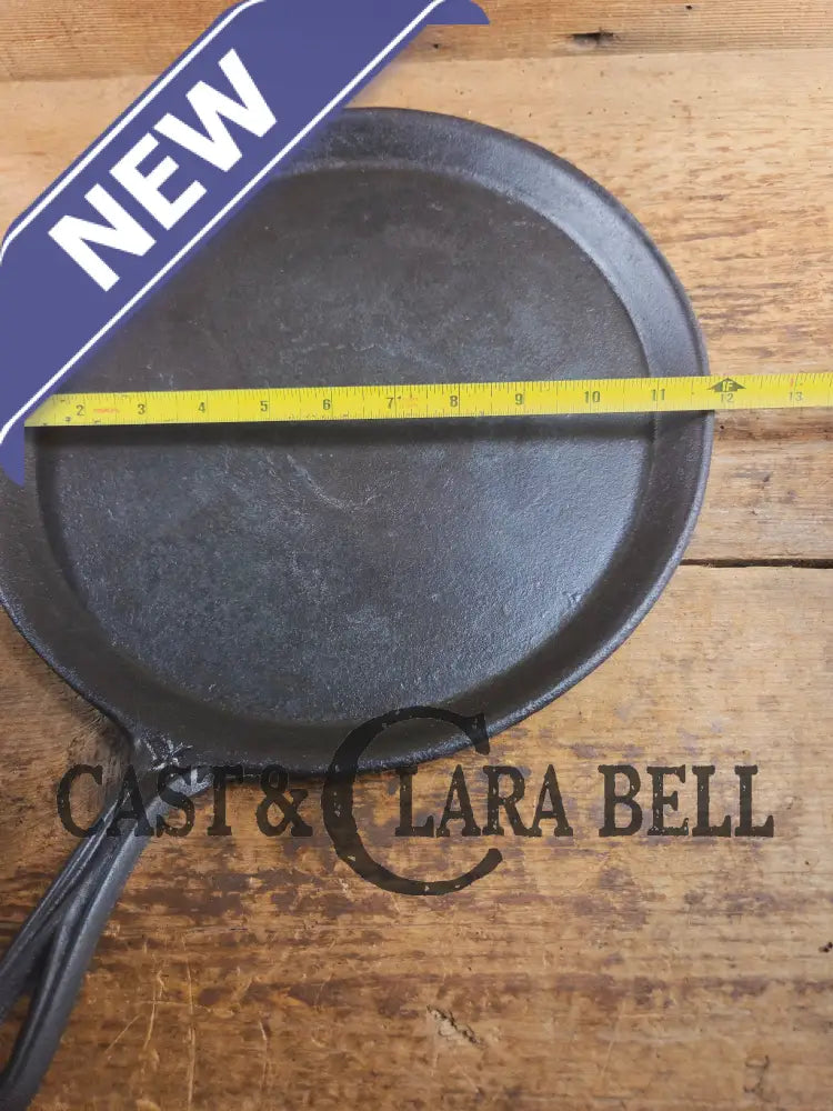 Late 1800’s Antique #9 Round Stove Eye Griddle with Gate mark and Raised 9 semi-fancy handle Griddle