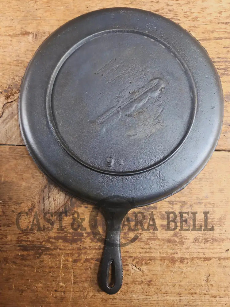 Late 1800βs Antique #9 Round Stove Eye Griddle with Gate mark and Raised 9 straight handle Griddle
