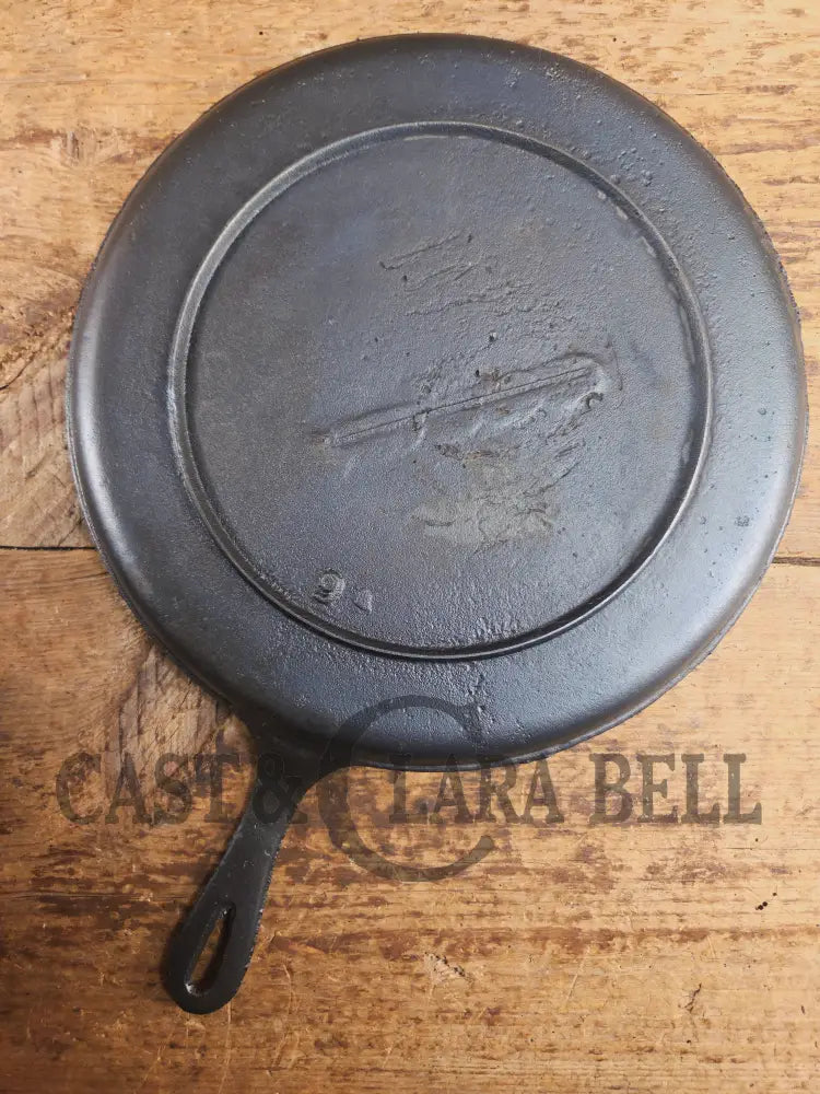 Late 1800βs Antique #9 Round Stove Eye Griddle with Gate mark and Raised 9 straight handle Griddle
