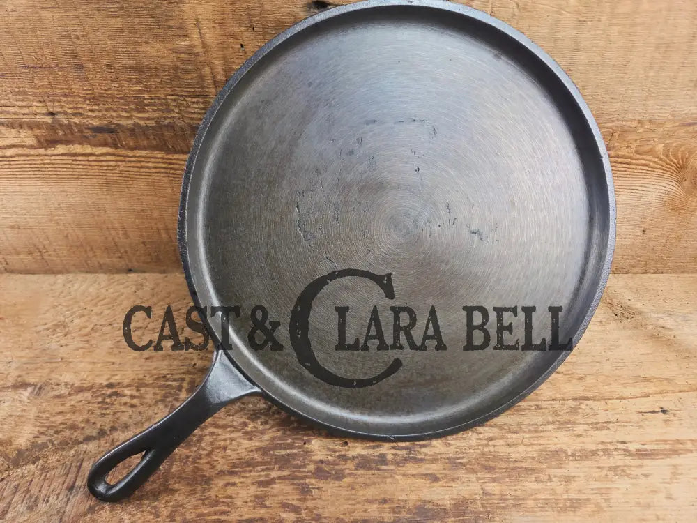 Late 1800βs Antique #9 Round Stove Eye Griddle with Gate mark and Raised 9 straight handle Griddle