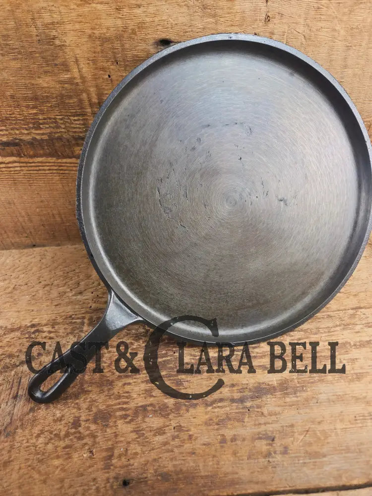 Late 1800βs Antique #9 Round Stove Eye Griddle with Gate mark and Raised 9 straight handle Griddle